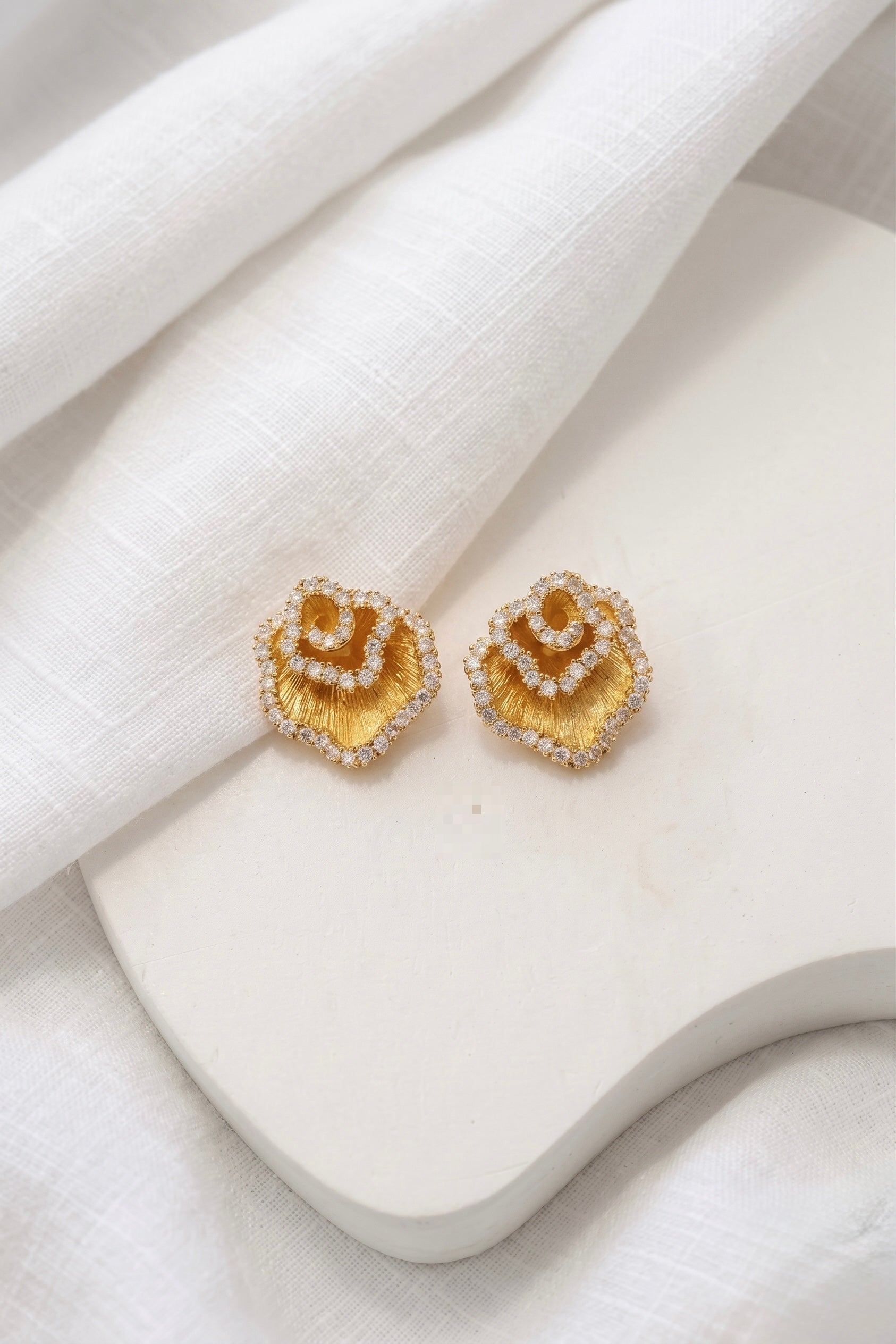 Aros Golden Bloom
